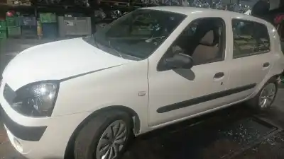 Veículo de Sucata renault clio ii (bb_, cb_) 1.5 dci (b/cb07) do ano 2005 alimentado k9k