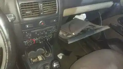 Veículo de Sucata renault clio ii (bb_, cb_) 1.5 dci (b/cb07) do ano 2005 alimentado k9k