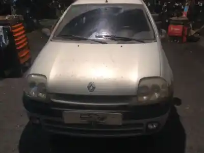 Veículo de Sucata renault clio ii (bb_, cb_) 1.9 d (b/cb0j) do ano 2001 alimentado f8q