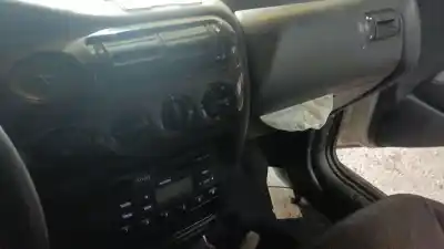 Véhicule à la ferraille ford escort vi sedán (gal, afl) 1.6 i 16v de l'année 2000 alimenté l1h