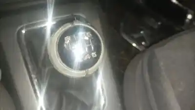 Véhicule à la ferraille peugeot 407 (6d_) 2.0 hdi 135 (6drhrh, 6drhre, 6drhrg, 6drhrj) de l'année 2004 alimenté rhr