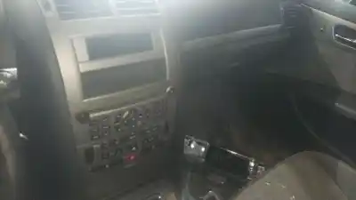 Véhicule à la ferraille peugeot 407 (6d_) 2.0 hdi 135 (6drhrh, 6drhre, 6drhrg, 6drhrj) de l'année 2004 alimenté rhr