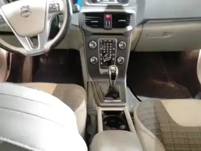 Veículo de Sucata volvo v40 fastback (525) d2 do ano 2017 alimentado d 4204 t13,d 4204 t8