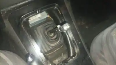 Véhicule à la ferraille peugeot 407 (6d_) 1.6 hdi 110 (6d9hzc, 6d9hyc) de l'année 2005 alimenté 9hz