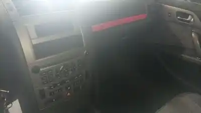 Véhicule à la ferraille peugeot 407 (6d_) 1.6 hdi 110 (6d9hzc, 6d9hyc) de l'année 2005 alimenté 9hz