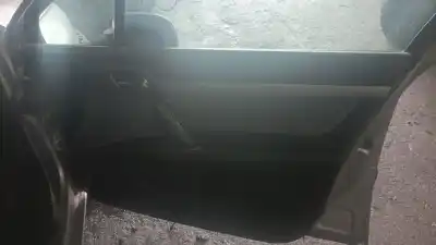 Véhicule à la ferraille PEUGEOT 407 (6D_)  de l'année 2005 alimenté 9HZ