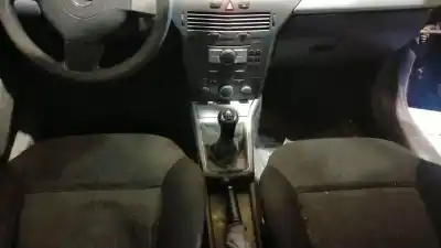 Véhicule à la ferraille opel astra h (a04) 1.7 cdti (l48) de l'année 2004 alimenté z17dth