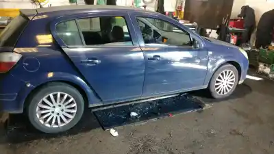 Véhicule à la ferraille OPEL ASTRA H (A04)  de l'année 2004 alimenté Z17DTH