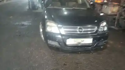 Véhicule à la ferraille opel vectra c gts (z02) 1.9 cdti (f68) de l'année 2005 alimenté z19dth