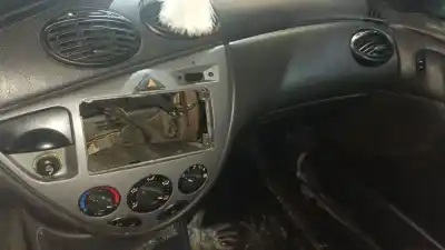 Veículo de Sucata ford focus i (daw, dbw) 1.8 turbo di / tddi do ano 2003 alimentado c9db