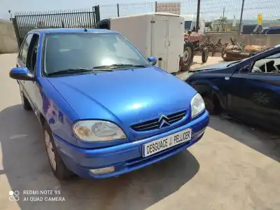 Véhicule à la ferraille citroen saxo 1.4 sx de l'année 2001 alimenté 