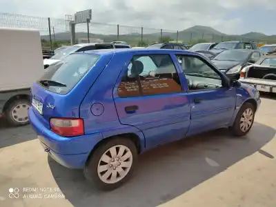 Véhicule à la ferraille citroen saxo 1.4 sx de l'année 2001 alimenté 