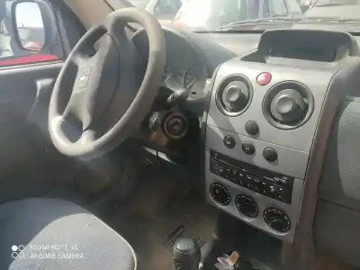 Véhicule à la ferraille peugeot partner (s2) combiespace de l'année 2006 alimenté wjy