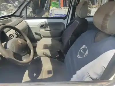 Здавання транспортного засобу renault kangoo (f/kc0) authentique 64 cv / 47 kw року 2005 потужний f8qp6