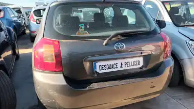 Véhicule à la ferraille TOYOTA COROLLA (E12)  de l'année 2002 alimenté 1CDFTV