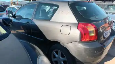 Véhicule à la ferraille toyota corolla (e12) 2.0 d-4d linea luna berlina de l'année 2002 alimenté 1cdftv