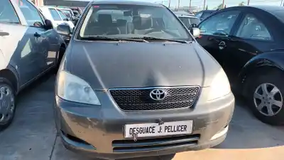 Véhicule à la ferraille toyota corolla (e12) 2.0 d-4d linea luna berlina de l'année 2002 alimenté 1cdftv