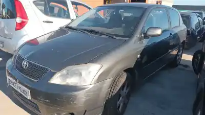 Véhicule à la ferraille toyota corolla (e12) 2.0 d-4d linea luna berlina de l'année 2002 alimenté 1cdftv
