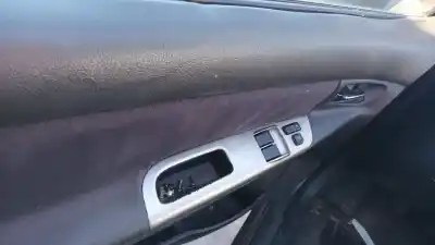 Véhicule à la ferraille toyota corolla (e12) 2.0 d-4d linea luna berlina de l'année 2002 alimenté 1cdftv