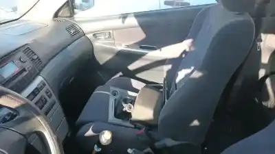 Véhicule à la ferraille toyota corolla (e12) 2.0 d-4d linea luna berlina de l'année 2002 alimenté 1cdftv