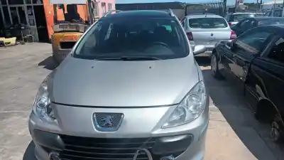 Véhicule à la ferraille PEUGEOT 307 BREAK / SW (S1)  de l'année 2005 alimenté 9HX