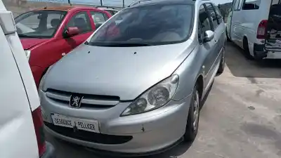 Véhicule à la ferraille PEUGEOT 307 BERLINA (S2)  de l'année 2005 alimenté 9HY