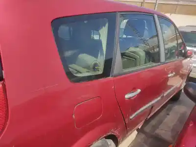 Sloopvoertuig renault scenic ii emotion van het jaar 2004 aangedreven k9k832