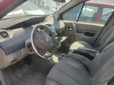 Sloopvoertuig renault scenic ii emotion van het jaar 2004 aangedreven k9k832