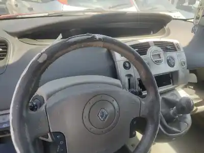 Sloopvoertuig renault scenic ii emotion van het jaar 2004 aangedreven k9k832