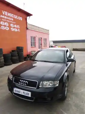 Sloopvoertuig AUDI A4 BERLINA (8E)  van het jaar 2003 aangedreven AKE
