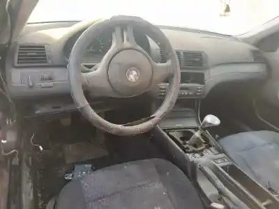 Veicolo di demolizione bmw serie 3 berlina (e46) 316i dell'anno 2002 alimentato 