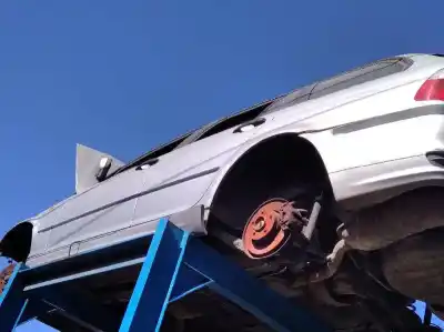 Veicolo di demolizione bmw serie 3 berlina (e46) 318i dell'anno 2001 alimentato 