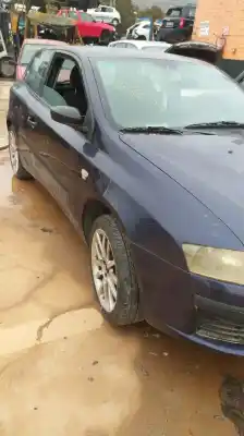Veicolo di demolizione fiat stilo (192) 1.8 16v dynamic dell'anno 2002 alimentato 192a4000