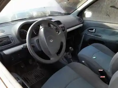 Утилизация автомобиля renault clio ii fase ii (b/cb0) authentique года 2005 питание d4f722