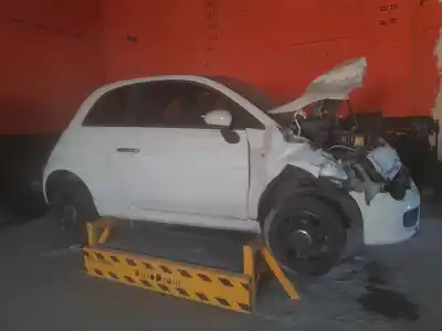Здавання транспортного засобу FIAT 500 1000 року 2015 потужний 169A4000