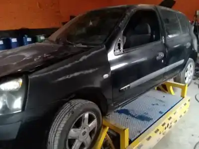 Здавання транспортного засобу renault clio ii fase ii (b/cb0) authentique року 2003 потужний d7f g7