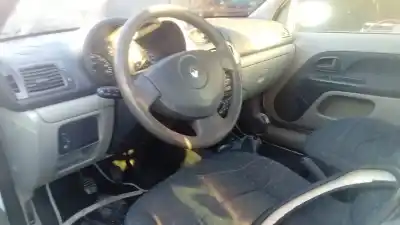 Здавання транспортного засобу renault clio ii fase ii (b/cb0) authentique року 2003 потужний d7f g7