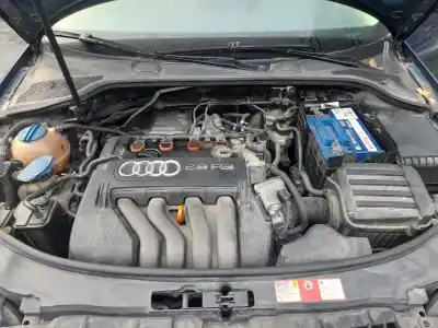 Véhicule à la ferraille audi a3 (8p) 2.0 fsi ambition de l'année 2003 alimenté axw
