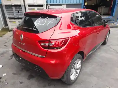 Véhicule à la ferraille renault clio iv limited de l'année 2017 alimenté d4fd7