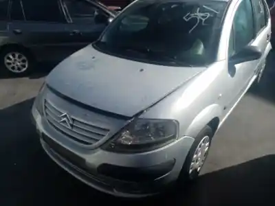Véhicule à la ferraille citroen c3 1.4 premier de l'année 2005 alimenté kfv
