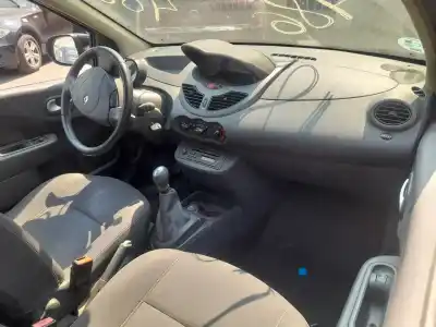 Veículo de Sucata renault twingo dynamique 76 cv / 56 kw do ano 2010 alimentado d4f772