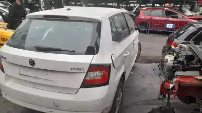 Veículo de Sucata skoda fabia combi active do ano 2017 alimentado cjz