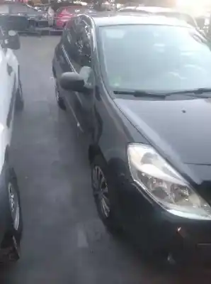 Здавання транспортного засобу renault clio iii exception року 2009 потужний d4f740