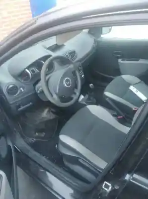 Здавання транспортного засобу renault clio iii exception року 2009 потужний d4f740