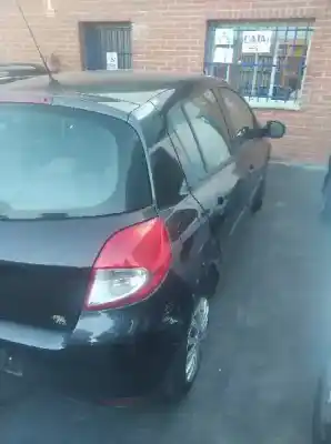 Здавання транспортного засобу renault clio iii exception року 2009 потужний d4f740