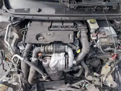 Veicolo di demolizione peugeot 308 active dell'anno 2015 alimentato 9h05