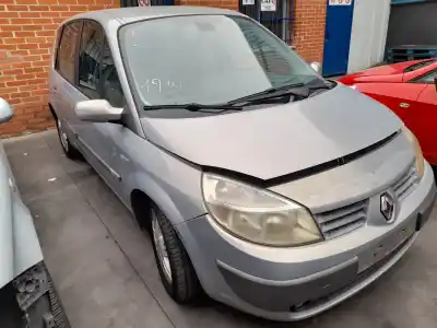 Veicolo di demolizione RENAULT SCENIC II Grand Confort Expression dell'anno 2004 alimentato F9Q812