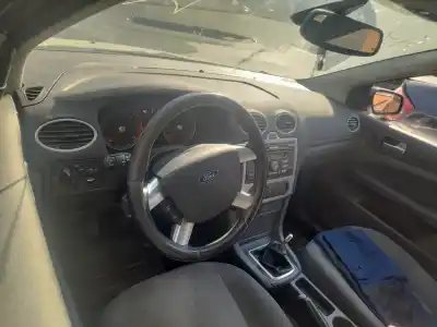 Vehicul casat ford focus berlina (cap) ghia al anului 2005 alimentat g8da