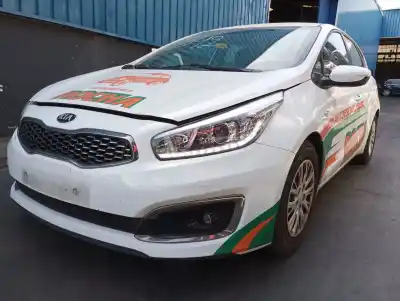 Veículo de Sucata KIA CEED (JD) (2012->) 1.4 Business [1.4 Ltr. - 66 kW CRDi CAT] do ano 2017 alimentado D4FC