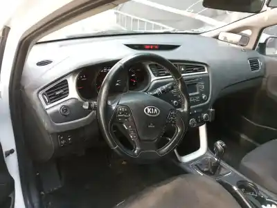 Veículo de Sucata kia ceed (jd) (2012->) 1.4 business [1.4 ltr. - 66 kw crdi cat] do ano 2017 alimentado d4fc